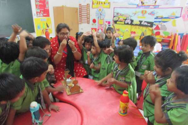 STEM experiment done by our Lower Nursery students (Body Parts - Hands)