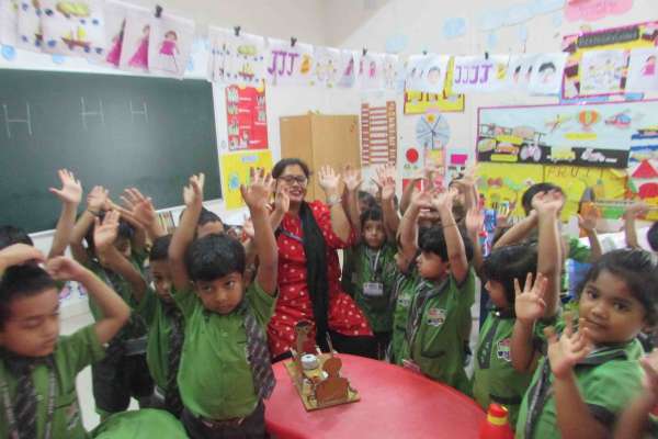 STEM experiment done by our Lower Nursery students (Body Parts - Hands)