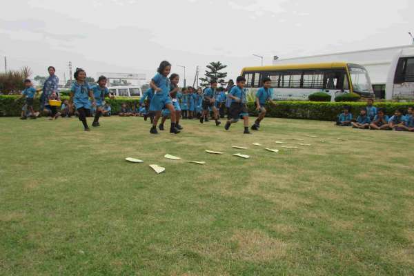 STEM World School Conduct Fun Games