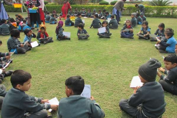 STEM World School Conduct Outdoor Classroom Week Activity