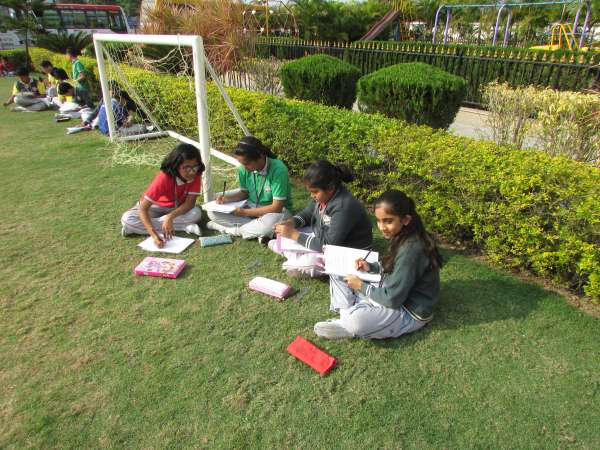 STEM World School Conduct Outdoor Classroom Week Activity