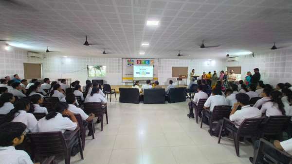 Shri Alok Rajoria, IPS, Commissioner, Barrackpore City Police Visited STEM World School