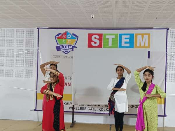 Shri Alok Rajoria, IPS, Commissioner, Barrackpore City Police Visited STEM World School