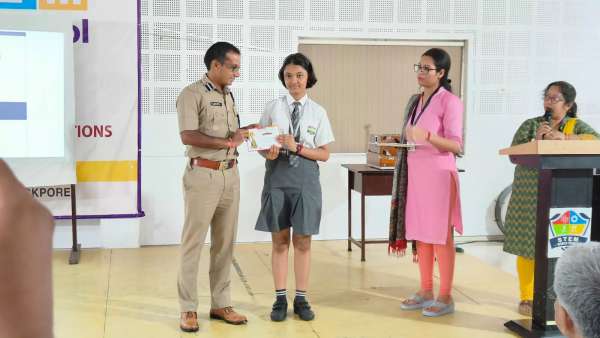 Shri Alok Rajoria, IPS, Commissioner, Barrackpore City Police Visited STEM World School