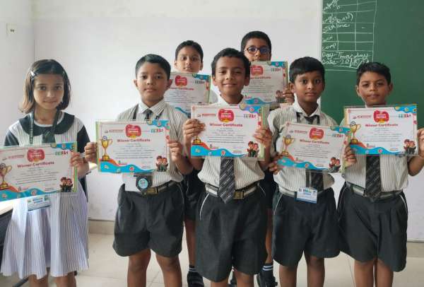 Certificate award ceremony for The SIP Arithmetic Genius All India School Contest, Season 9